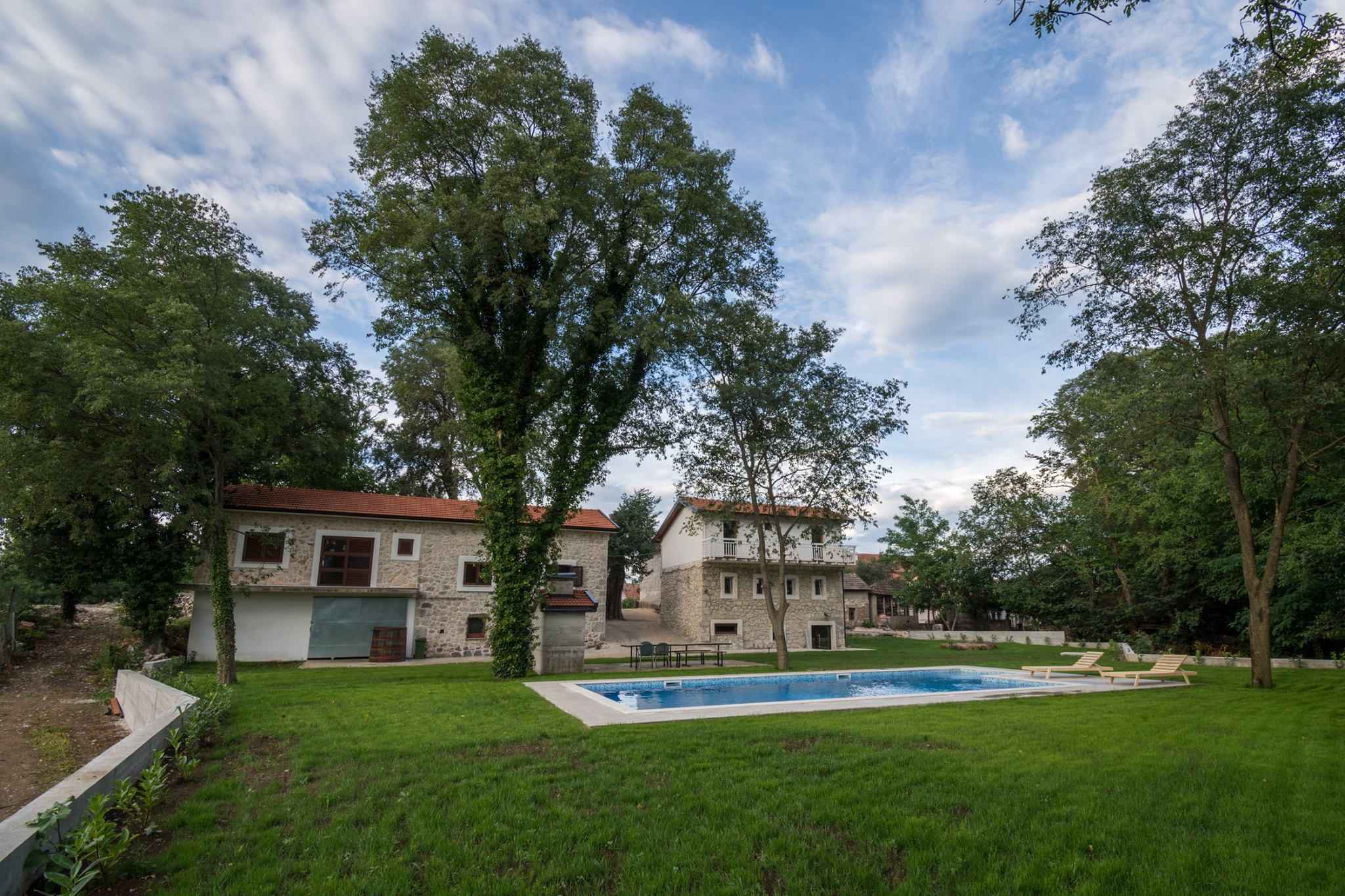 Stara kuća Estate